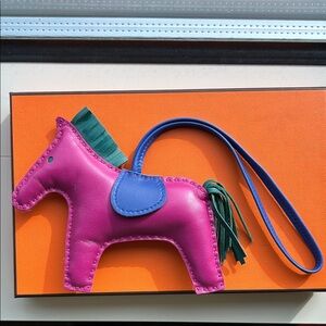 Hermès Rodeo PM Bag Charm – Rose Pourpre / Vert / Bleu